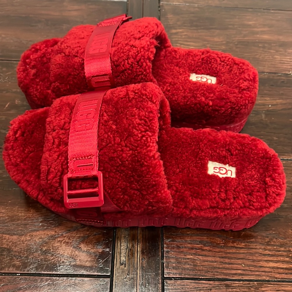 UGG Fluffita Flatform Slippers